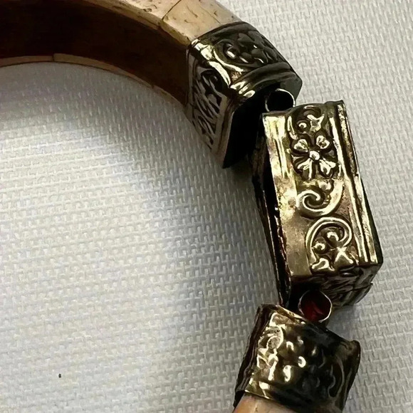 Antique Inlayed Bone & Malachite Tribal Bracelet Inlay Hinged Bracelet heavy 74g - Picture 13 of 14